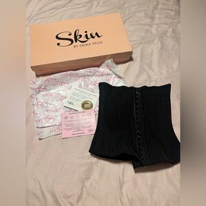 Black Waist Trainer from skin by Erika Vega skin sport